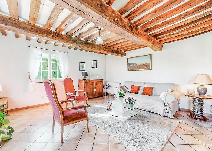 Holiday home Lovely In With Wifi